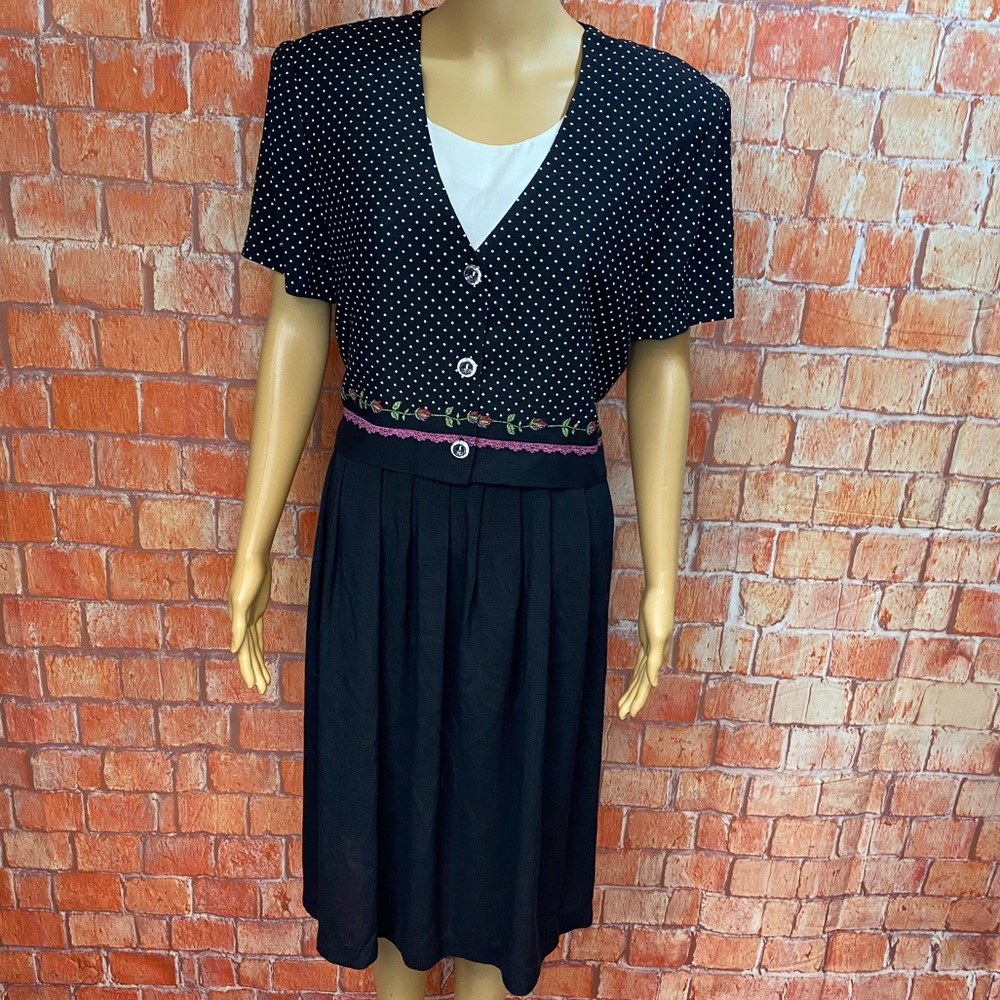 Vintage Allison-Che Polka Dot Popover Dress
